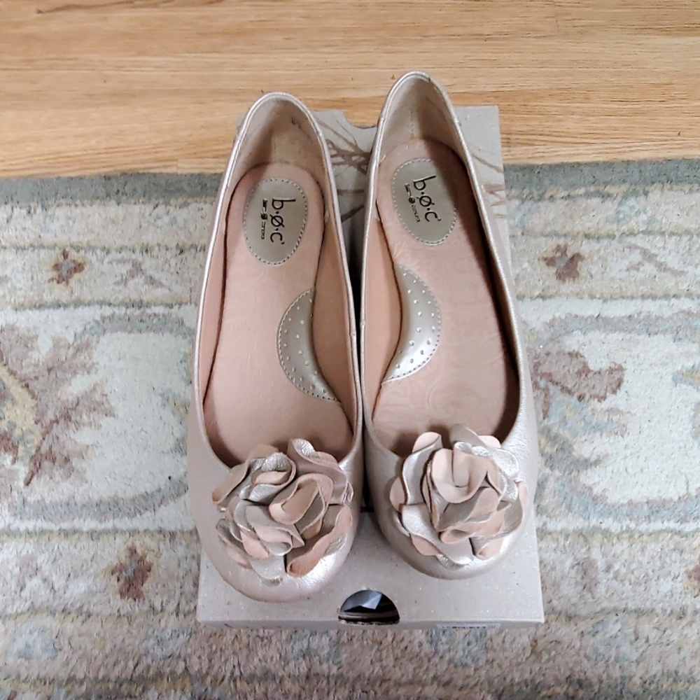 BOC ballet flats with flower in gold